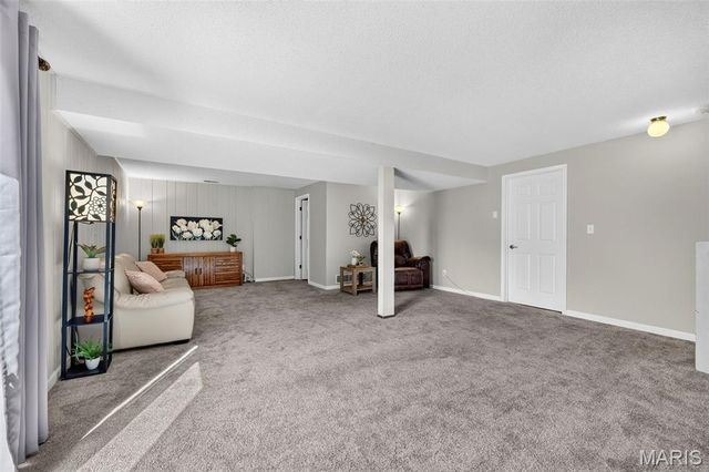 42 Bridgeport Drive, St Charles, MO 63304