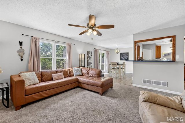 42 Bridgeport Drive, St Charles, MO 63304