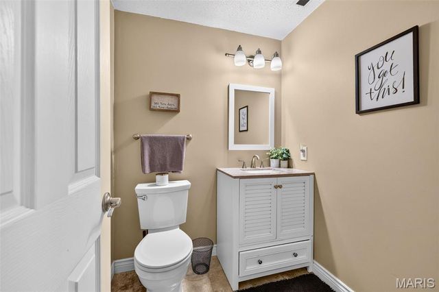 42 Bridgeport Drive, St Charles, MO 63304