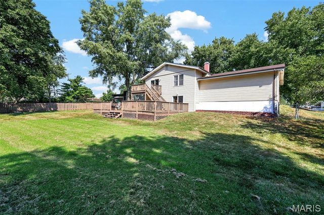 42 Bridgeport Drive, St Charles, MO 63304