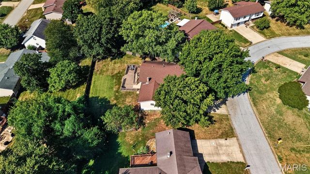 42 Bridgeport Drive, St Charles, MO 63304