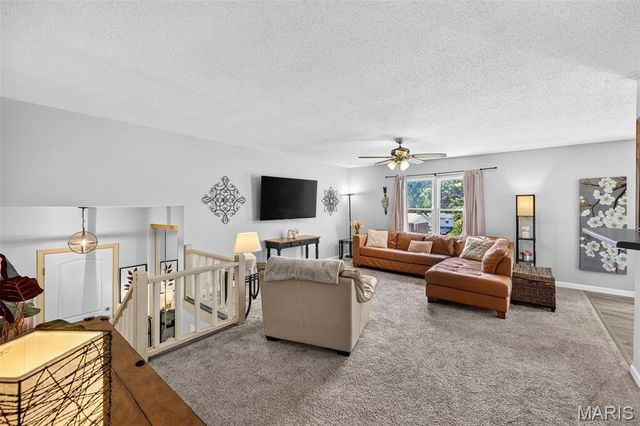 42 Bridgeport Drive, St Charles, MO 63304