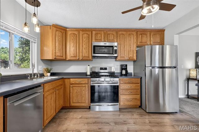 42 Bridgeport Drive, St Charles, MO 63304