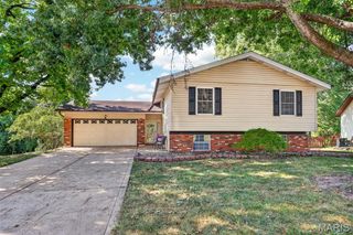 42 Bridgeport Drive, St Charles, MO 63304