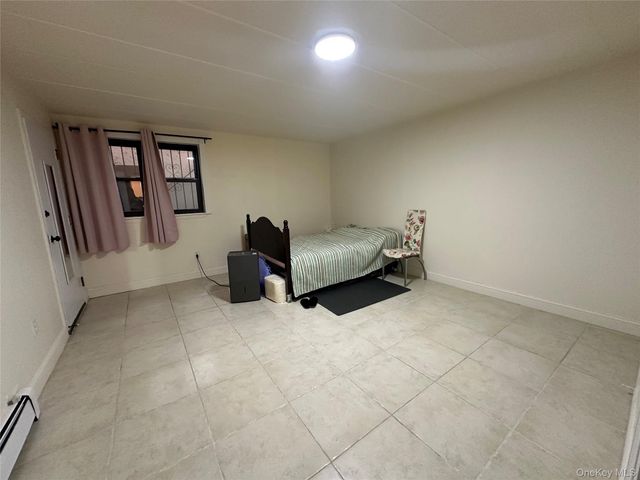 68-05 242nd Street 31A, Little Neck, NY 11362