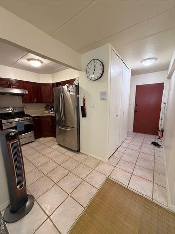 68-05 242nd Street 31A, Little Neck, NY 11362