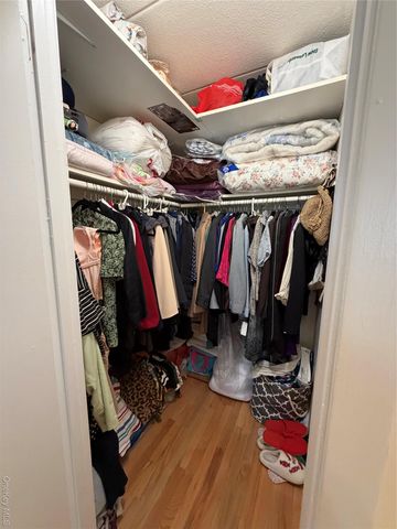 68-05 242nd Street 31A, Little Neck, NY 11362