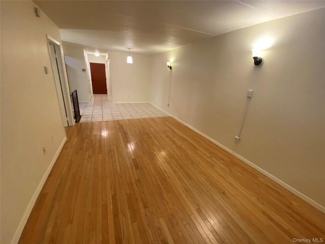 68-05 242nd Street 31A, Little Neck, NY 11362