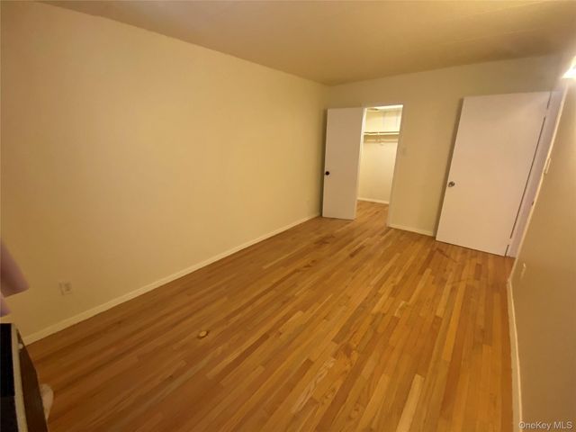 68-05 242nd Street 31A, Little Neck, NY 11362