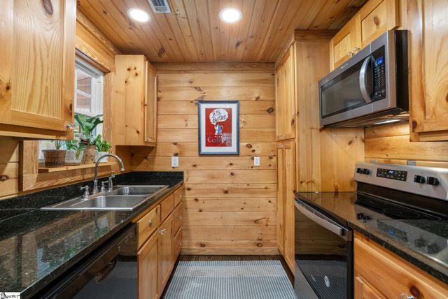16 Pipe Line Lane, Cleveland, SC 29635
