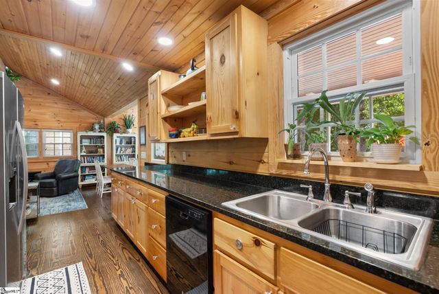 16 Pipe Line Lane, Cleveland, SC 29635