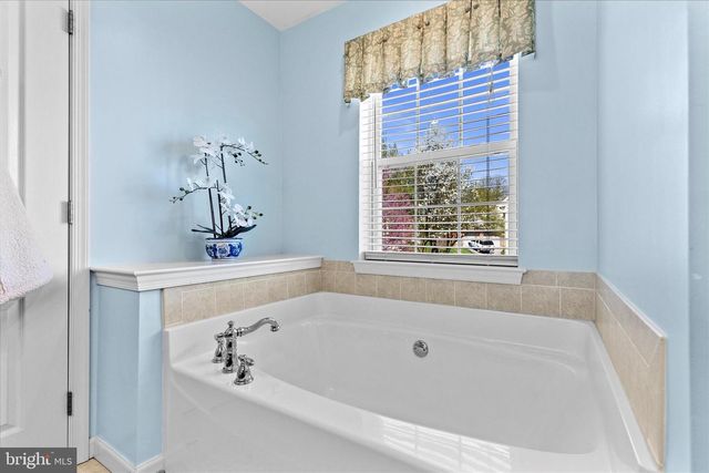 919 HEDGEWYCK LN, Elizabethtown, PA 17022