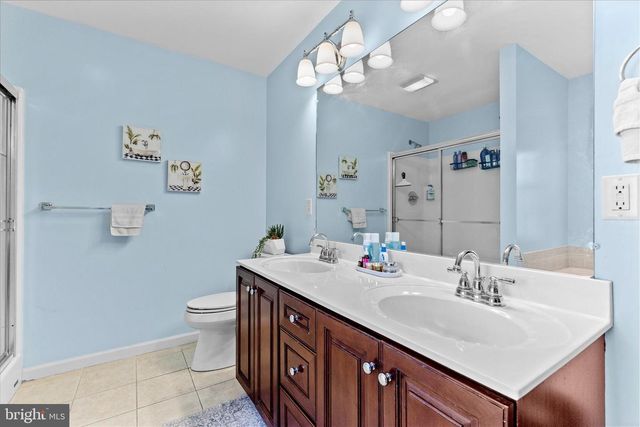 919 HEDGEWYCK LN, Elizabethtown, PA 17022