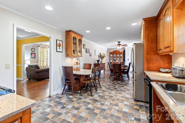 146 Cobblestone Drive, Marion, NC 28752
