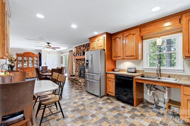 146 Cobblestone Drive, Marion, NC 28752
