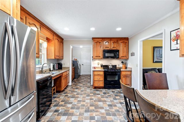 146 Cobblestone Drive, Marion, NC 28752