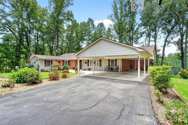 146 Cobblestone Drive, Marion, NC 28752
