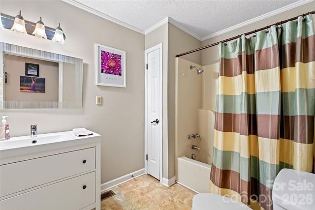 146 Cobblestone Drive, Marion, NC 28752