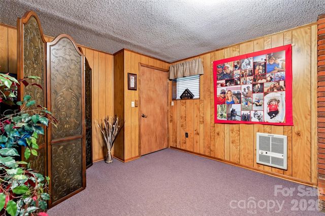 146 Cobblestone Drive, Marion, NC 28752