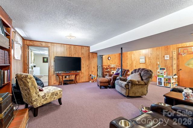 146 Cobblestone Drive, Marion, NC 28752