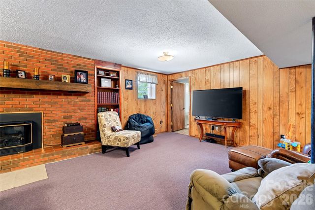 146 Cobblestone Drive, Marion, NC 28752