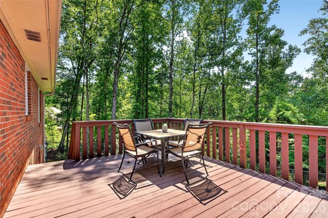 146 Cobblestone Drive, Marion, NC 28752
