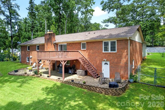 146 Cobblestone Drive, Marion, NC 28752