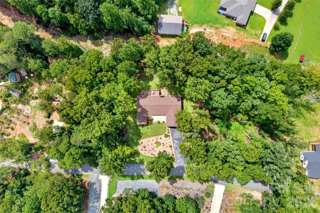 146 Cobblestone Drive, Marion, NC 28752