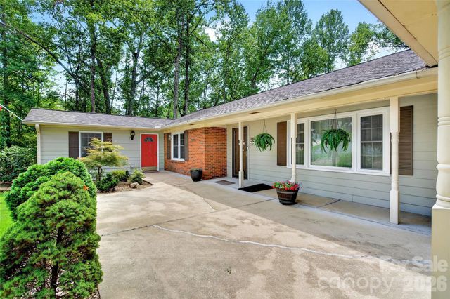 146 Cobblestone Drive, Marion, NC 28752