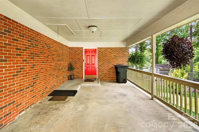 146 Cobblestone Drive, Marion, NC 28752