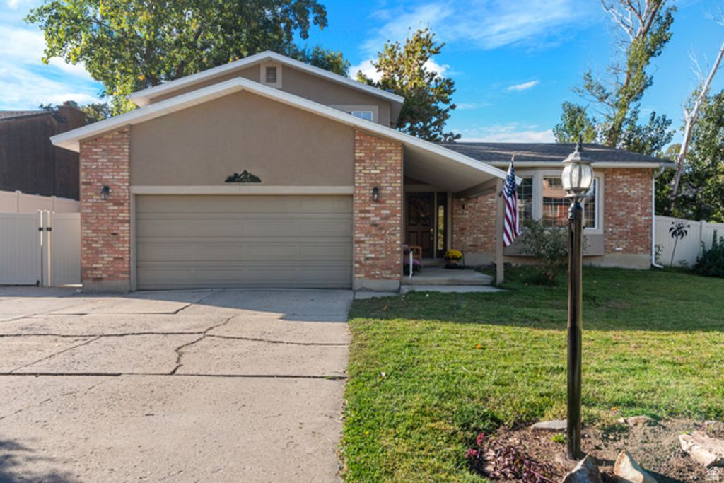 2170 E BORG CT, Sandy, UT 84092