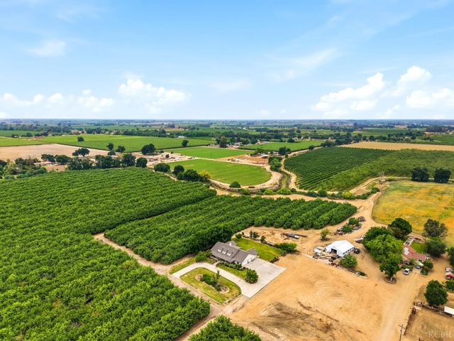 20118 Grangeville Boulevard, Lemoore, CA 93245