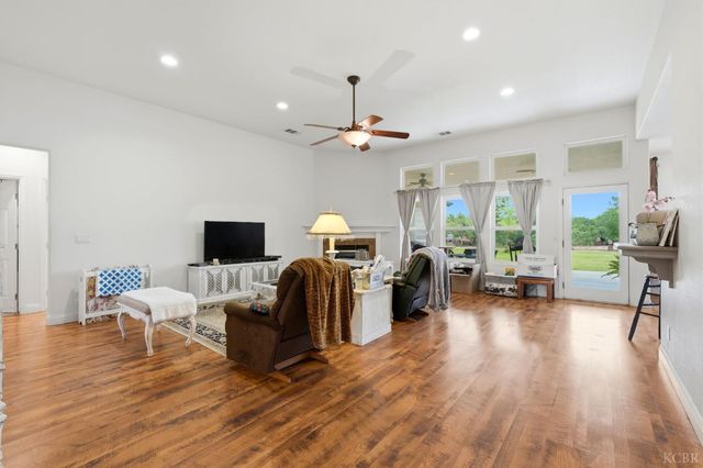 20118 Grangeville Boulevard, Lemoore, CA 93245
