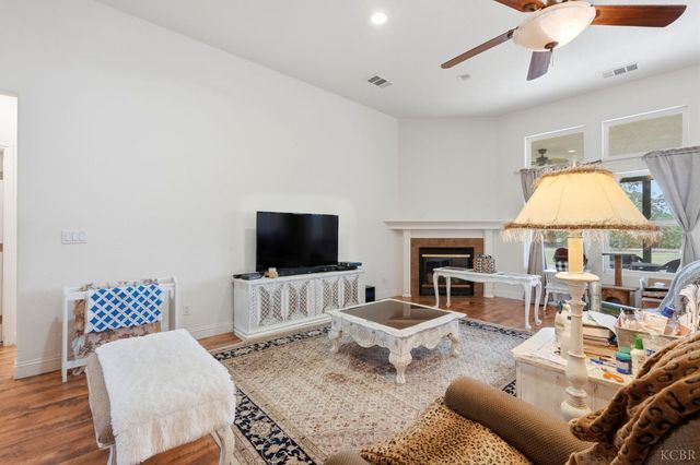 20118 Grangeville Boulevard, Lemoore, CA 93245