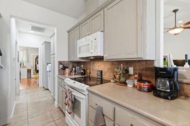 20118 Grangeville Boulevard, Lemoore, CA 93245