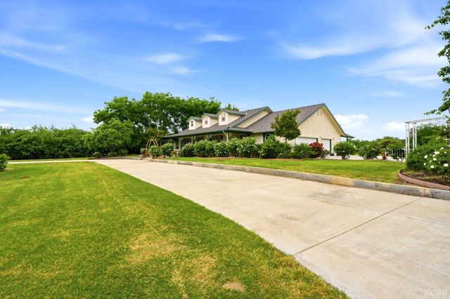20118 Grangeville Boulevard, Lemoore, CA 93245
