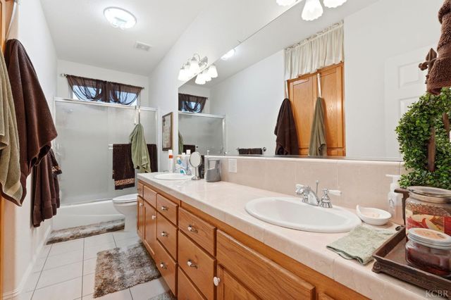 20118 Grangeville Boulevard, Lemoore, CA 93245