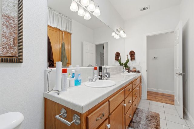 20118 Grangeville Boulevard, Lemoore, CA 93245