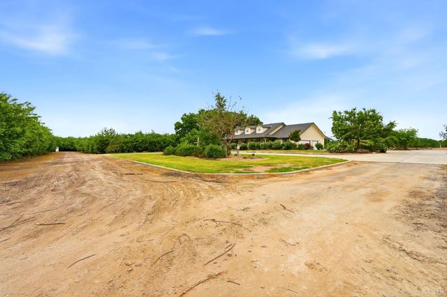 20118 Grangeville Boulevard, Lemoore, CA 93245