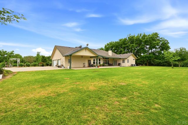 20118 Grangeville Boulevard, Lemoore, CA 93245
