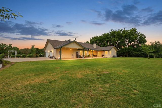20118 Grangeville Boulevard, Lemoore, CA 93245