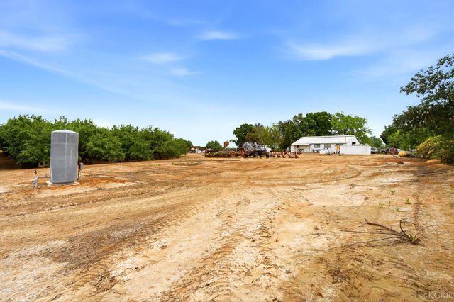 20118 Grangeville Boulevard, Lemoore, CA 93245