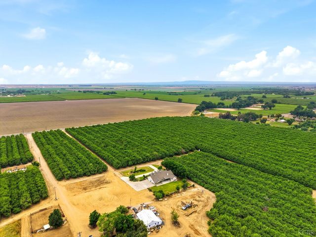 20118 Grangeville Boulevard, Lemoore, CA 93245