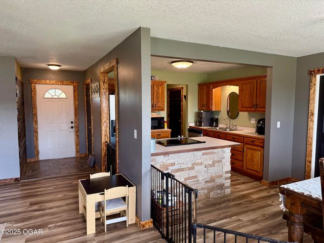 9815 County Lane 190, Carthage, MO 64836