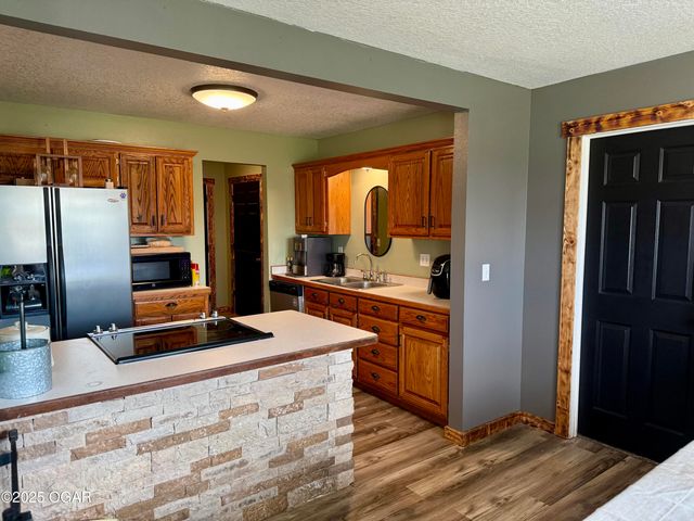 9815 County Lane 190, Carthage, MO 64836