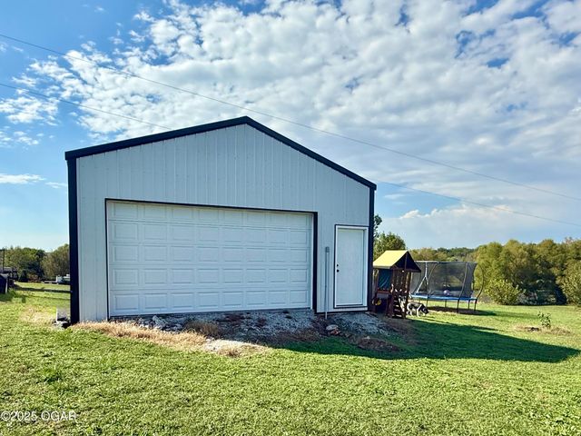 9815 County Lane 190, Carthage, MO 64836