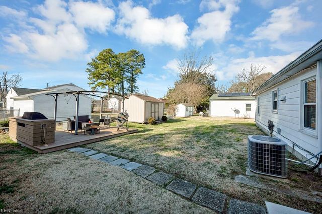 15 Big Bethel RD, Hampton, VA 23666