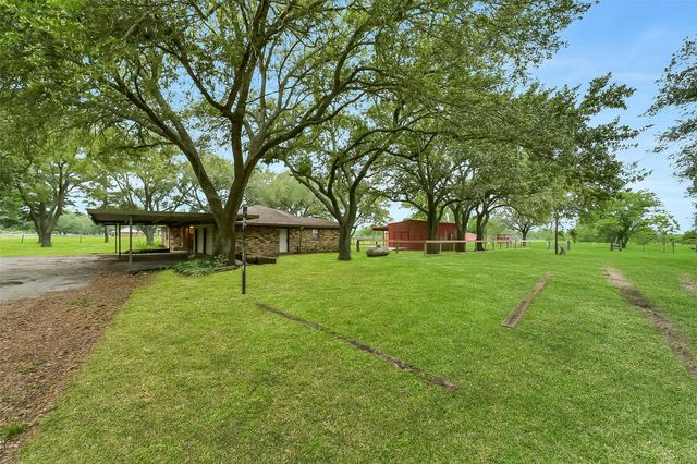 9606 Needville Fairchilds Road, Fairchilds, TX 77461