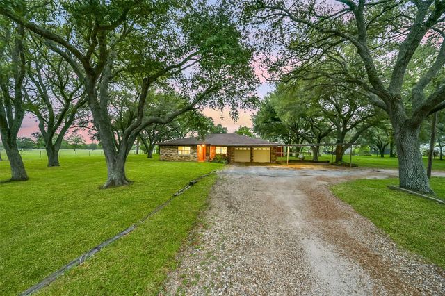 9606 Needville Fairchilds Road, Fairchilds, TX 77461