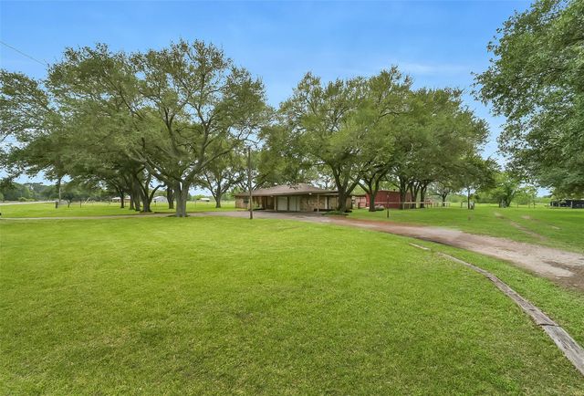 9606 Needville Fairchilds Road, Fairchilds, TX 77461